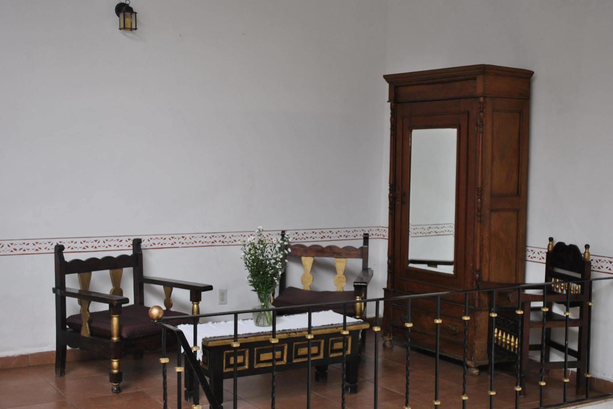 Posada De San Agustin Пацкуаро Экстерьер фото