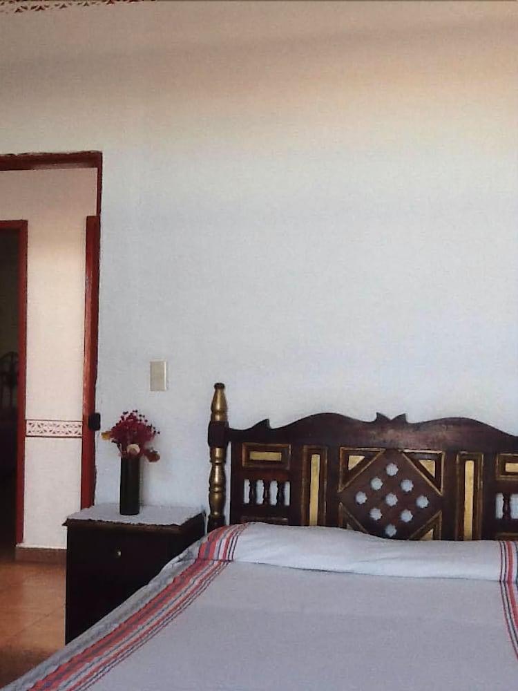 Posada De San Agustin Пацкуаро Экстерьер фото